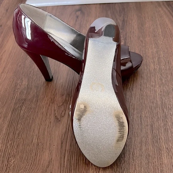 Texas A&M Maroon Patent Leather Heels - Picture 5 of 8